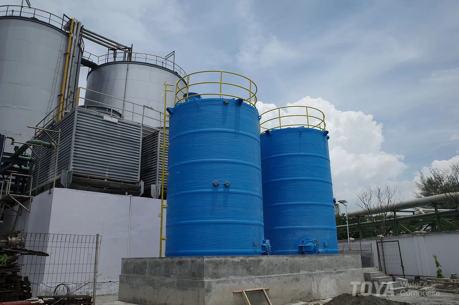 FRP Merevolusi Tangki Industri